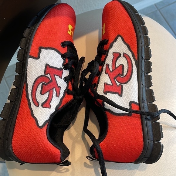 SOLD!! Custom Patrick Mahomes Sneakers - Picture 6 of 6